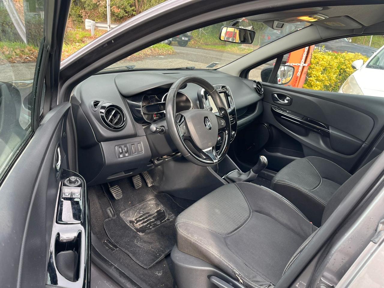 Renault Clio 1.2 75CV 5 porte Costume National