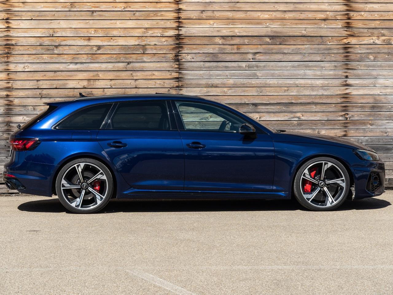 Audi A4 RS 4 Avant