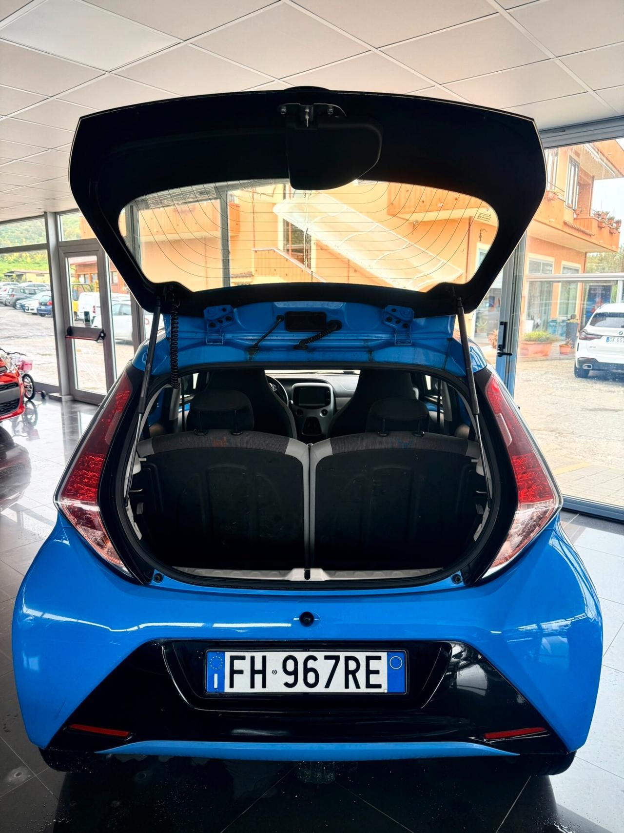 Toyota Aygo 1.0 VVT-i 69 CV 5 porte x-play imm.2017
