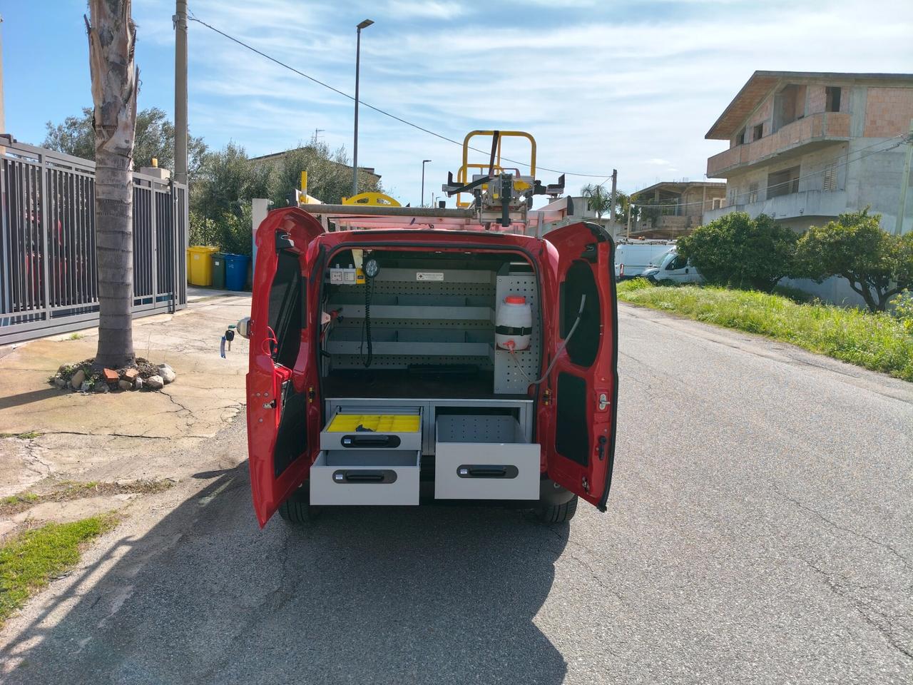 Fiorino 1.3 MJT 95CV Adventure allestito