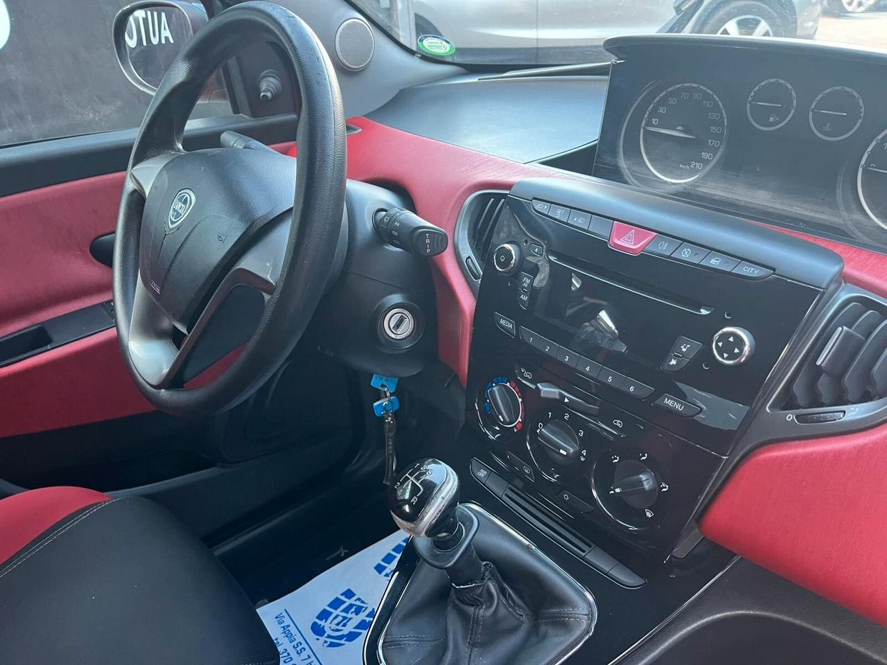 Lancia Ypsilon 1.2 BENZINA E GPL