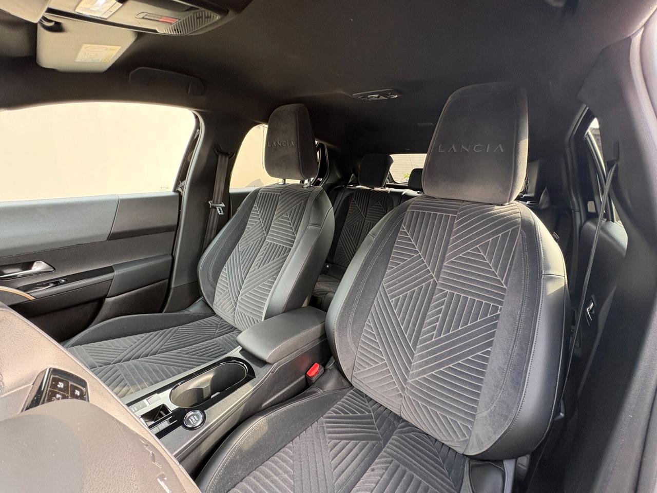 NUOVA Lancia Ypsilon Hybrid e-DCT LX AUTOMATIC