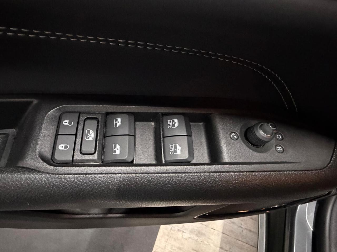 Jeep Compass 1.3 Turbo T4 190 CV PHEV AT6 4xe motore termico 131 cv Limited 24 mesi di garanzia