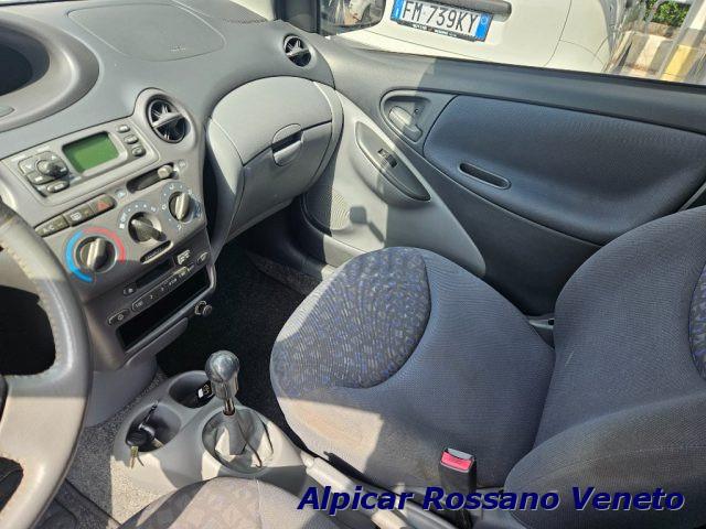 TOYOTA Yaris 1.0i 16V cat 3 porte