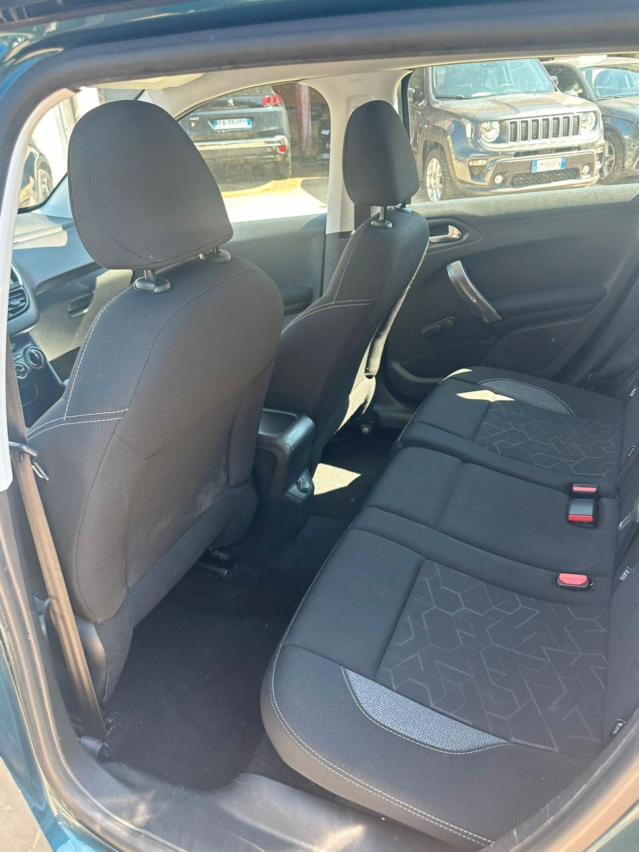 Peugeot 2008 BlueHDi 100 S&S Allure