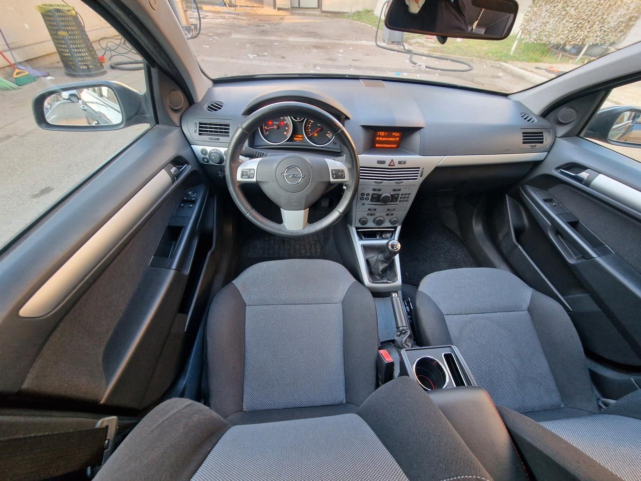 Opel Astra 1.6 16V VVT 5 porte Cosmo