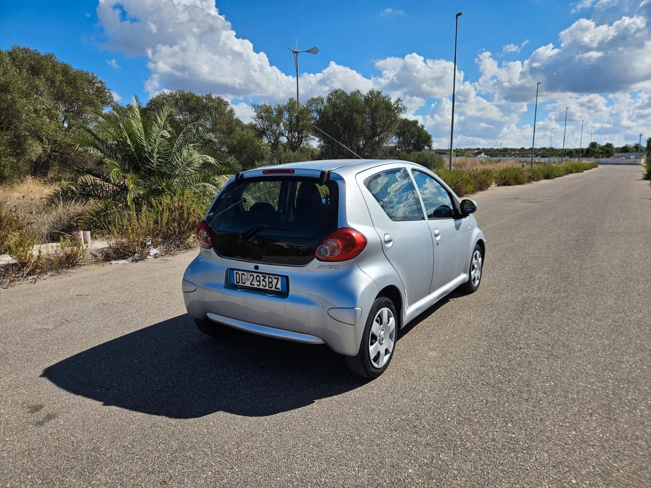 Toyota Aygo 1.0 12V VVT-i 5 porte Sol