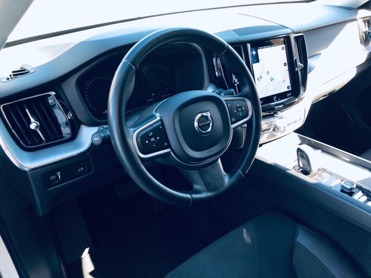 Volvo XC60 B4 (d) hybrid AWD Momentum Pro 60MILAKM