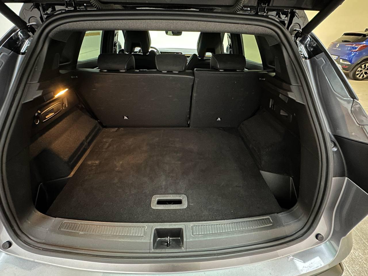 RENAULT Austral 2023 - Austral 1.2 E-Tech full hybrid Iconic Esprit Alpine 200cv auto