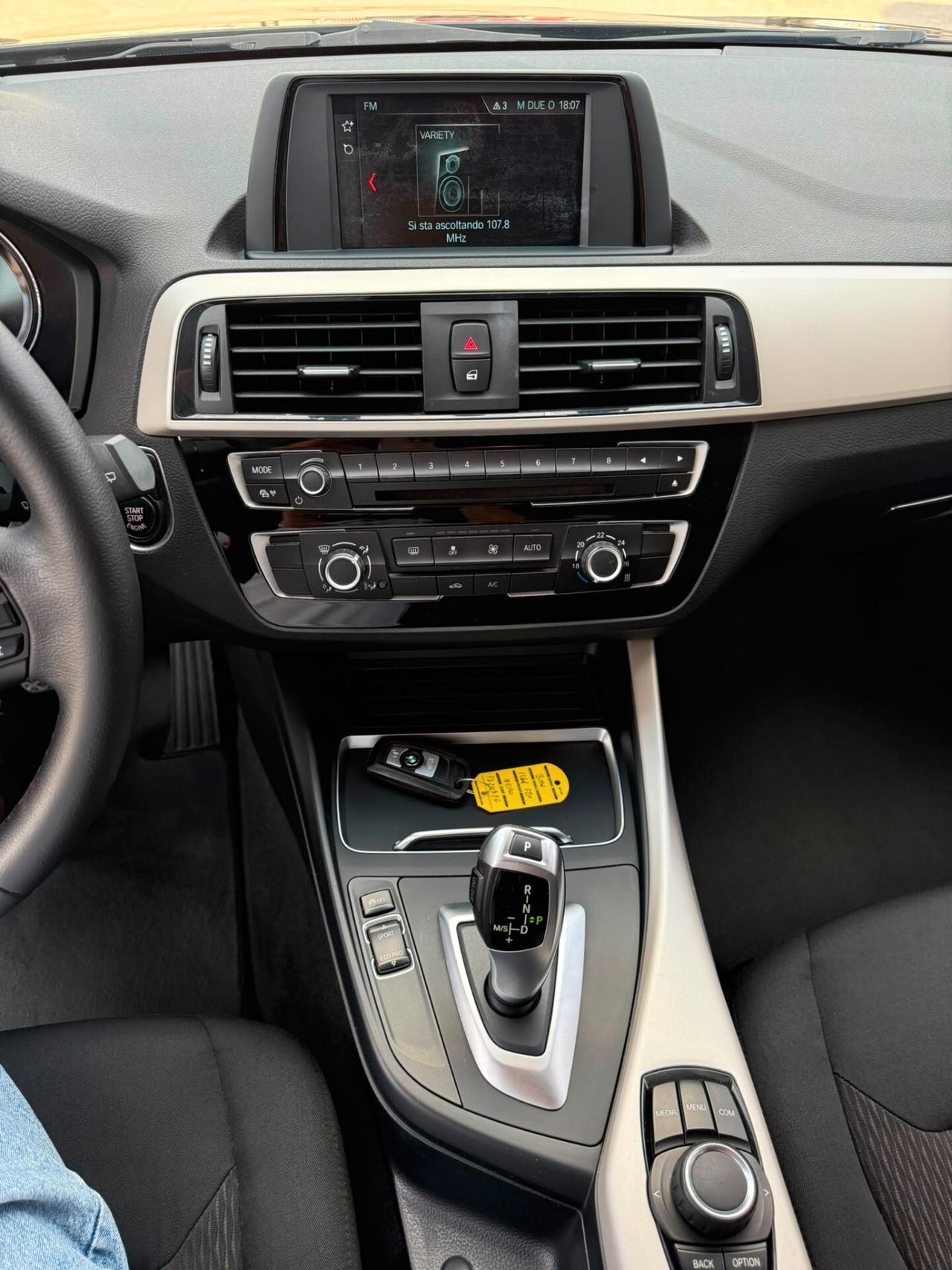 Bmw 116 116d 5p. Urban