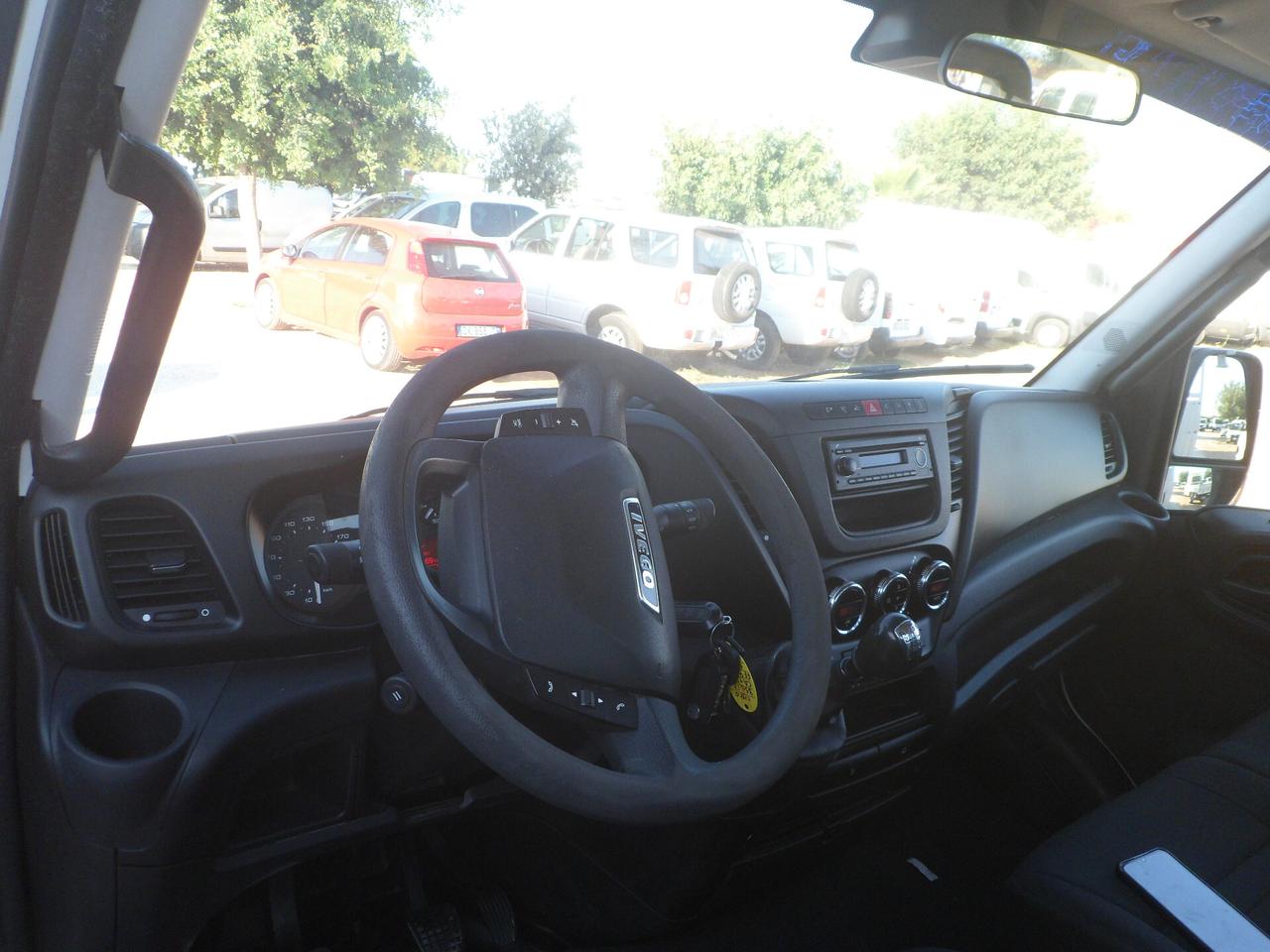 Iveco daily 35c13 cassone con pedana