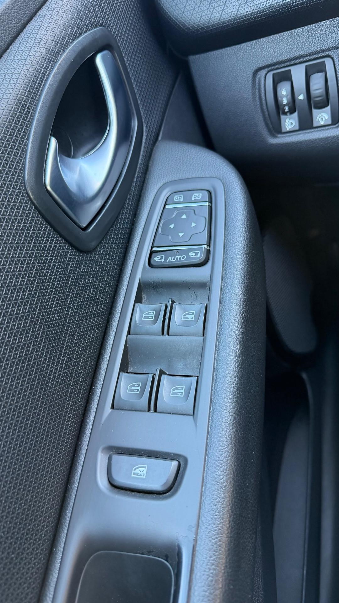 Renault Clio dCi 8V 75 CV Start&Stop 5 porte Energy Duel