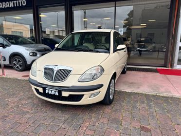 Lancia Ypsilon 1.2 16V Platino