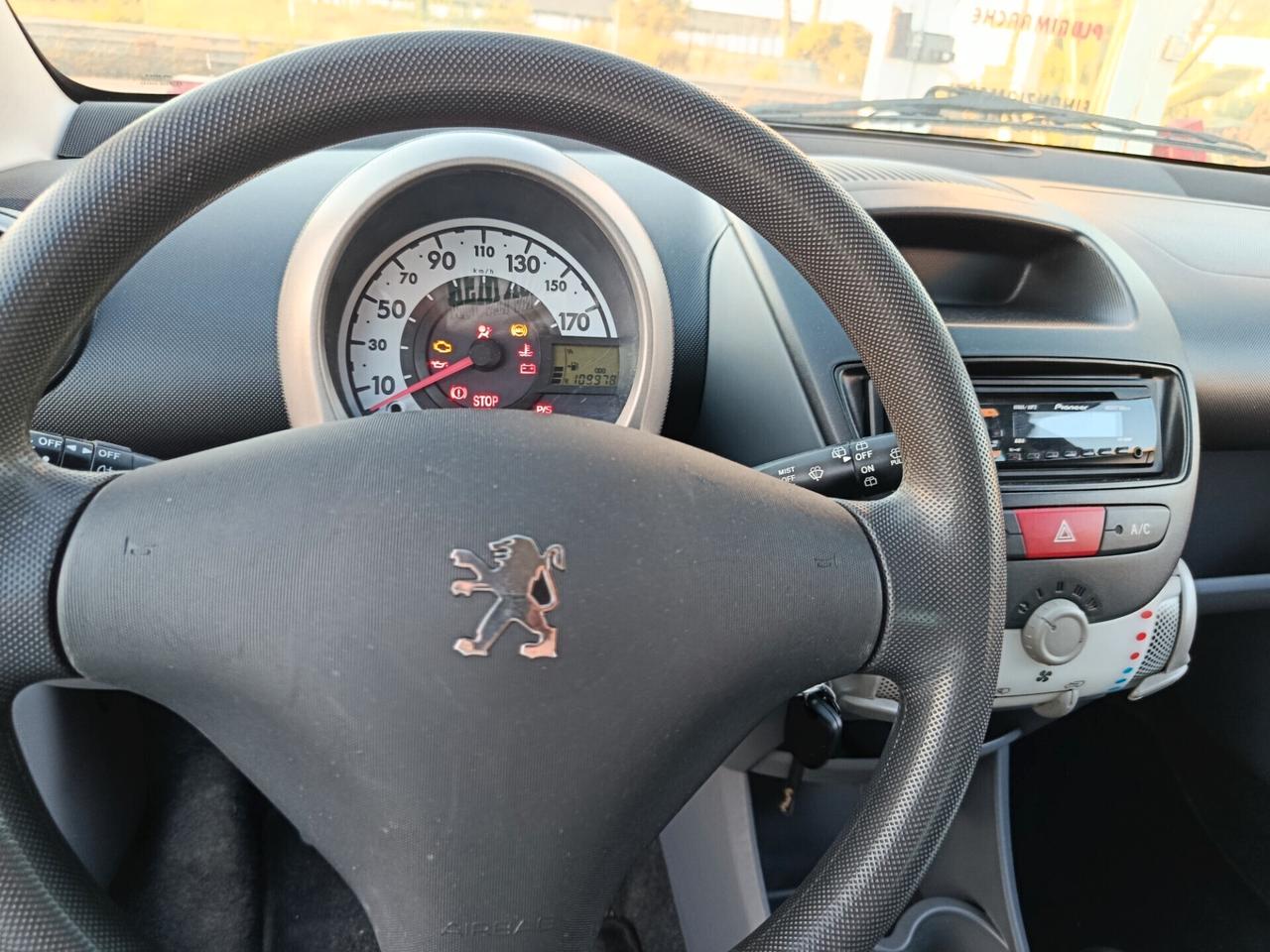 Peugeot 107 1.0 68CV 5p. Urban Move 2012