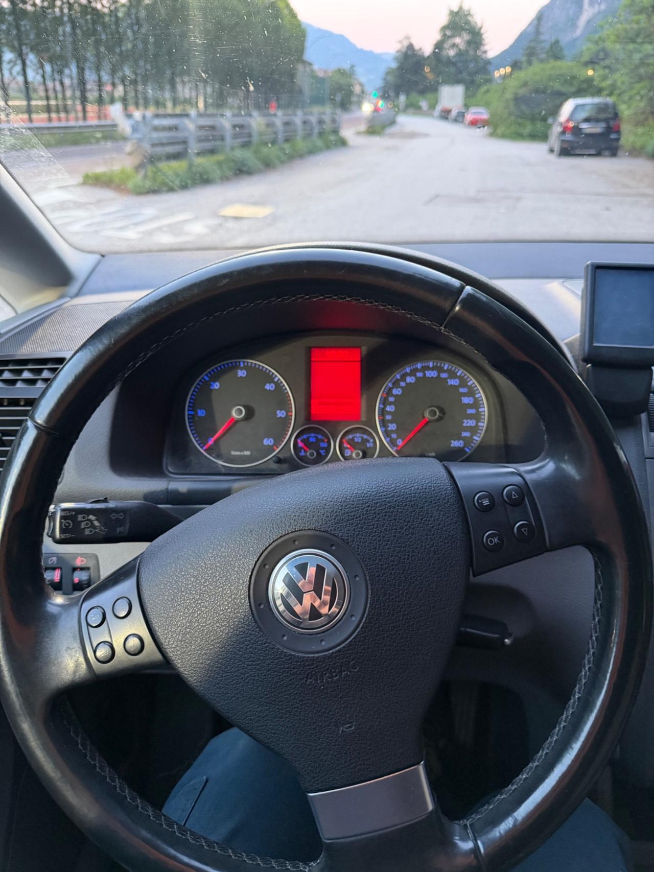 Volkswagen Touran 2.0 TDI DPF Highline