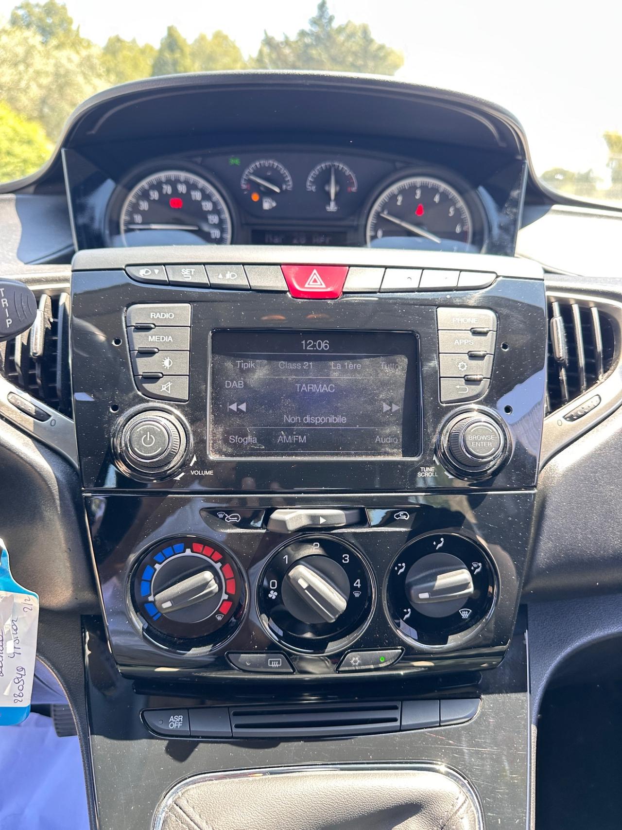 Lancia Ypsilon 5 porte Ecochic Gold-2016