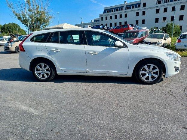 Volvo V60 1.6 D2 Summum con Problemi al motore