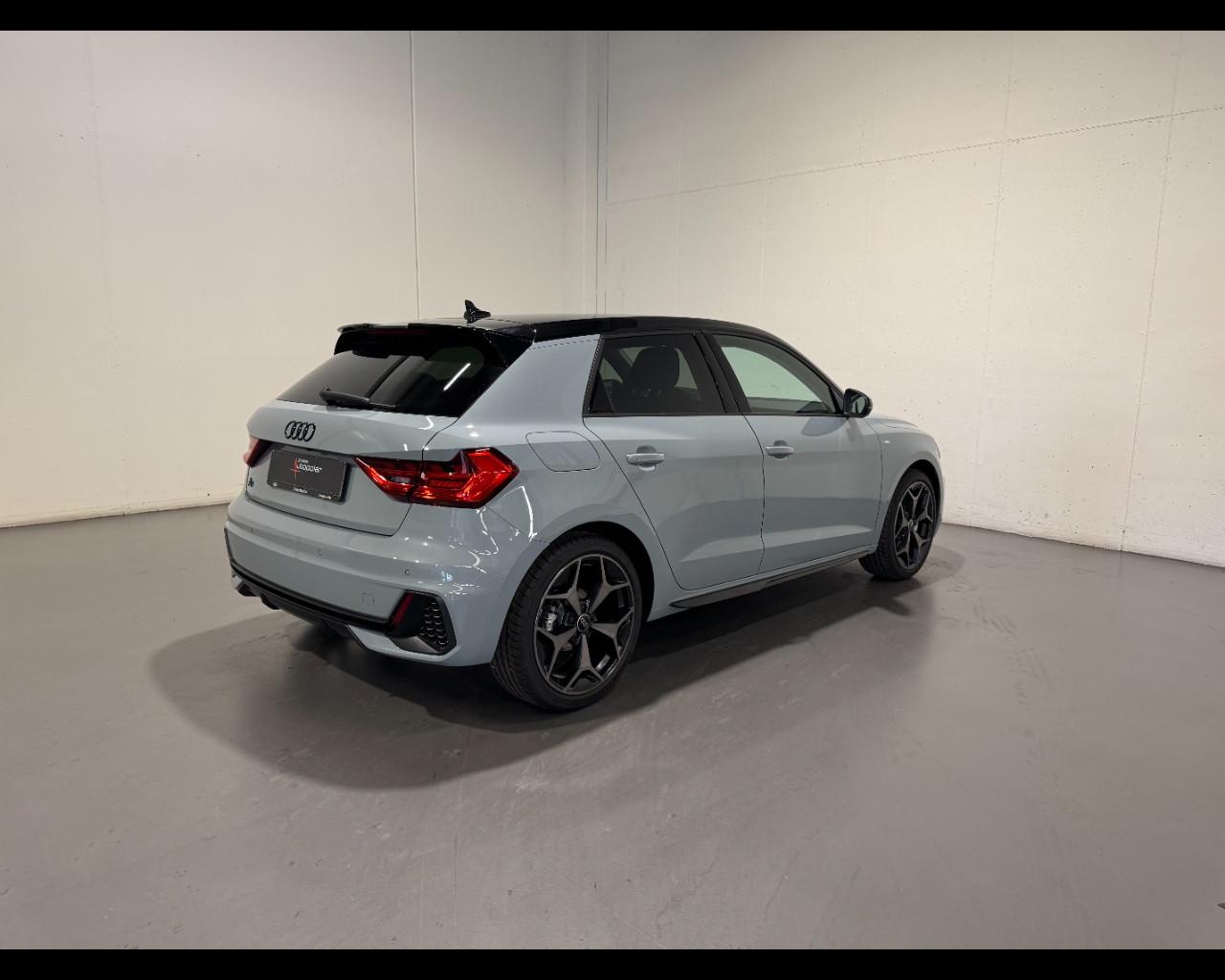 AUDI A1 SPORTBACK 30 TFSI S-TRONIC IDENTITY BLACK