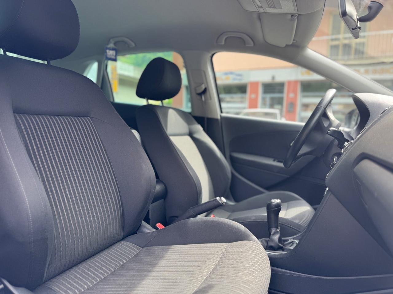 Volkswagen Polo 1.4 5 porte - CON SENSORI PER IL PARCHEGGIO - OK NEOPATENTATI