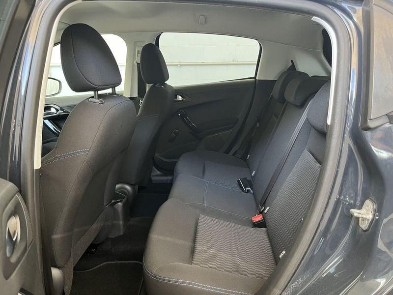 Peugeot 208 PureTech 82 Stop&Start 5 porte Signature TUA DA 99,00 EURO AL MESE