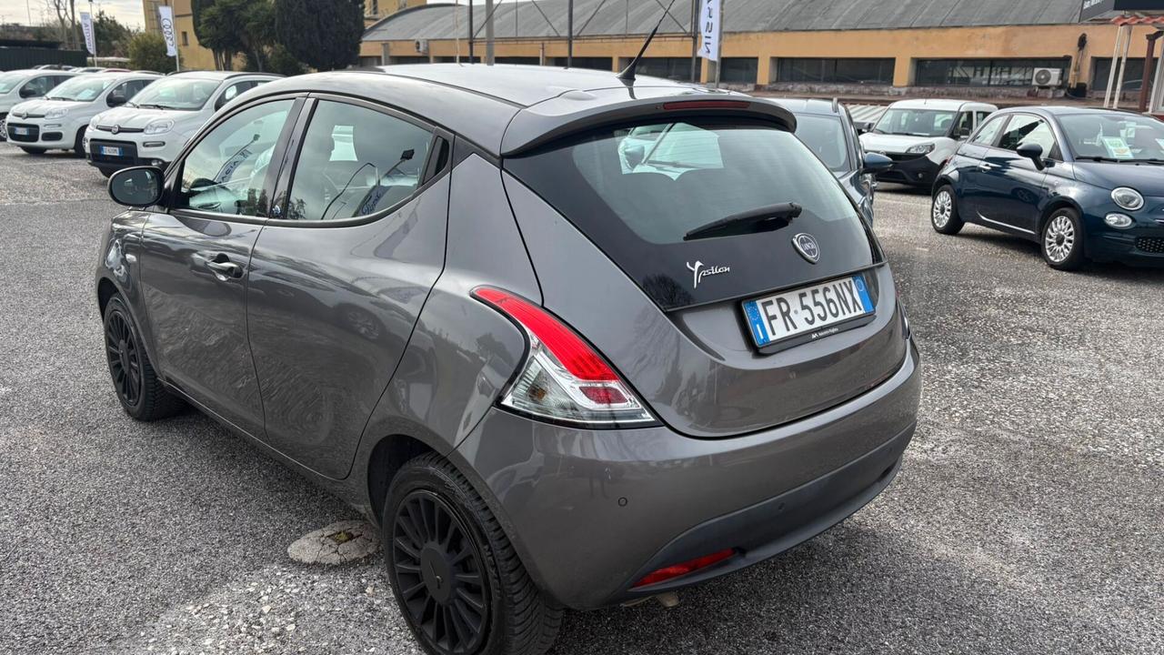 Lancia Ypsilon 1.2 69 CV 5 porte Elefantino Blu