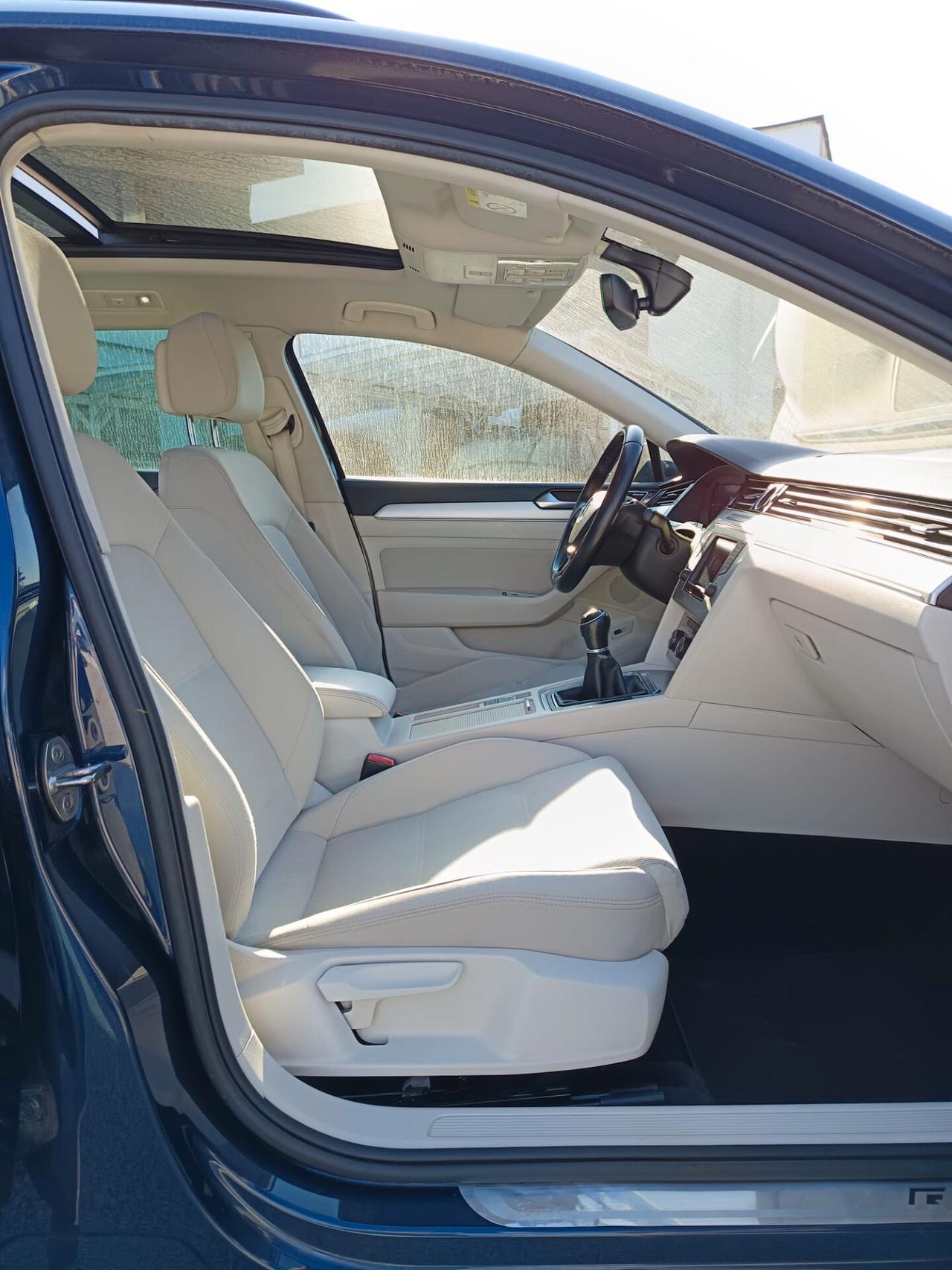 Volkswagen Passat 1.6 Tdi Variant R-Line Perfetta