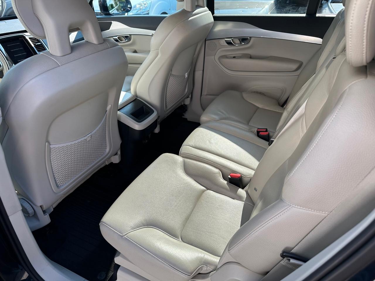 Volvo XC 90 XC90 D5 AWD Geartronic 7 posti Momentum
