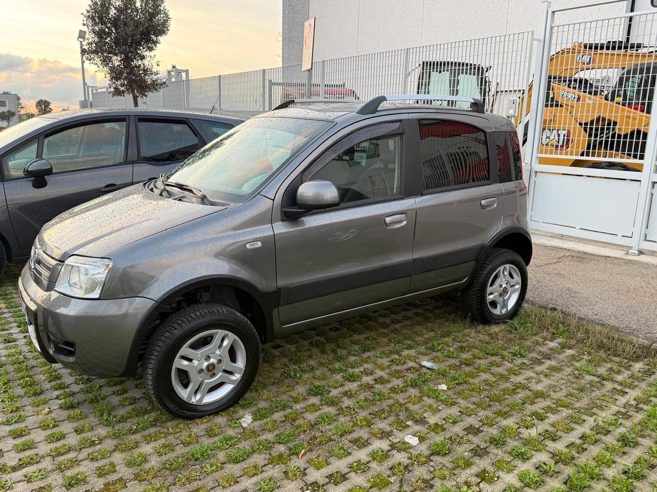 Fiat Panda 1.3 MJT 16V DPF 4x4 Climbing