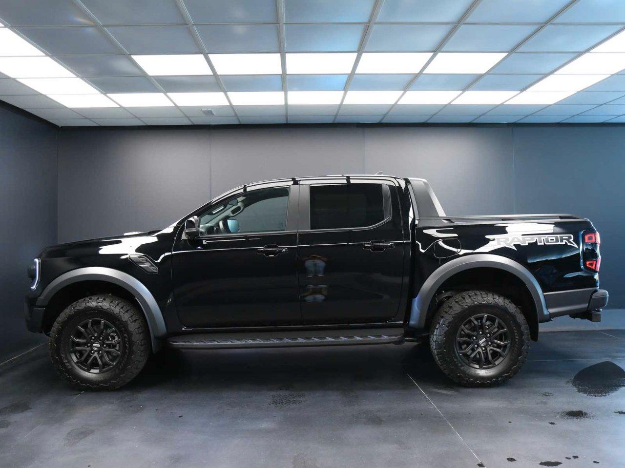 Ford Ranger Raptor 2.0 ecoblue 210cv auto pronto disponibile con due versione di colori