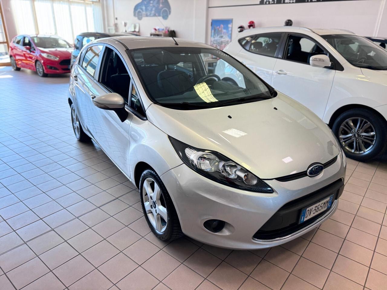 Ford Fiesta 1.4 TDCi 68CV 5 porte Titanium