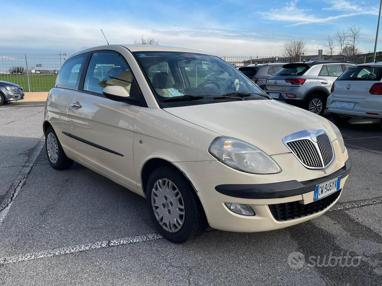 Lancia Ypsilon 3 Porte Ypsilon 1.2 16v Argento GPL