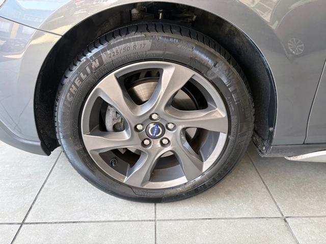 VOLVO V40 Cross Country D2 1.6 Summum