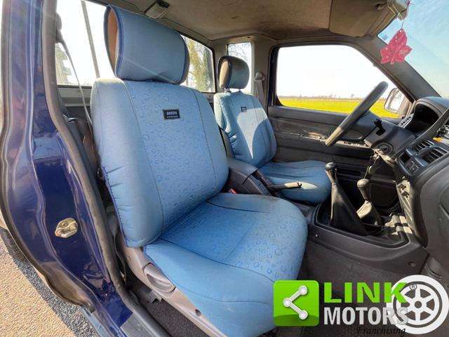NISSAN King Cab 2.5 TD 2 porte