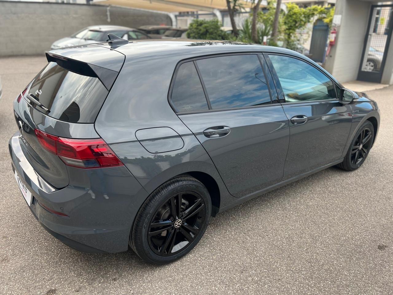 Volkswagen Golf VIII 8 2.0 tdi Life 115cv VIRTUAL/LED/NAVI PERFET.