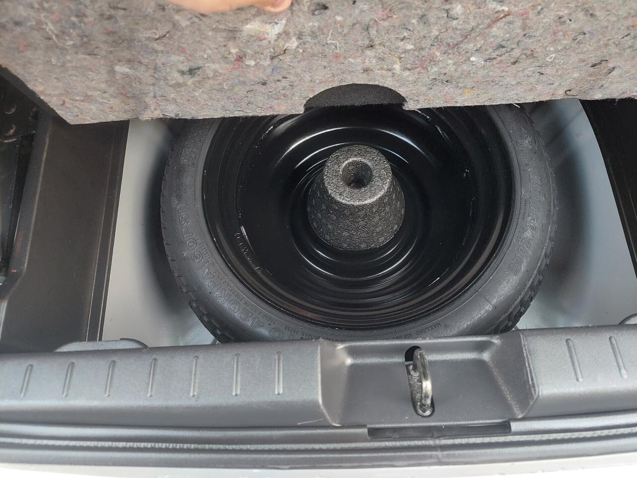 Toyota Yaris 1.0 benzina 5 porte Sol