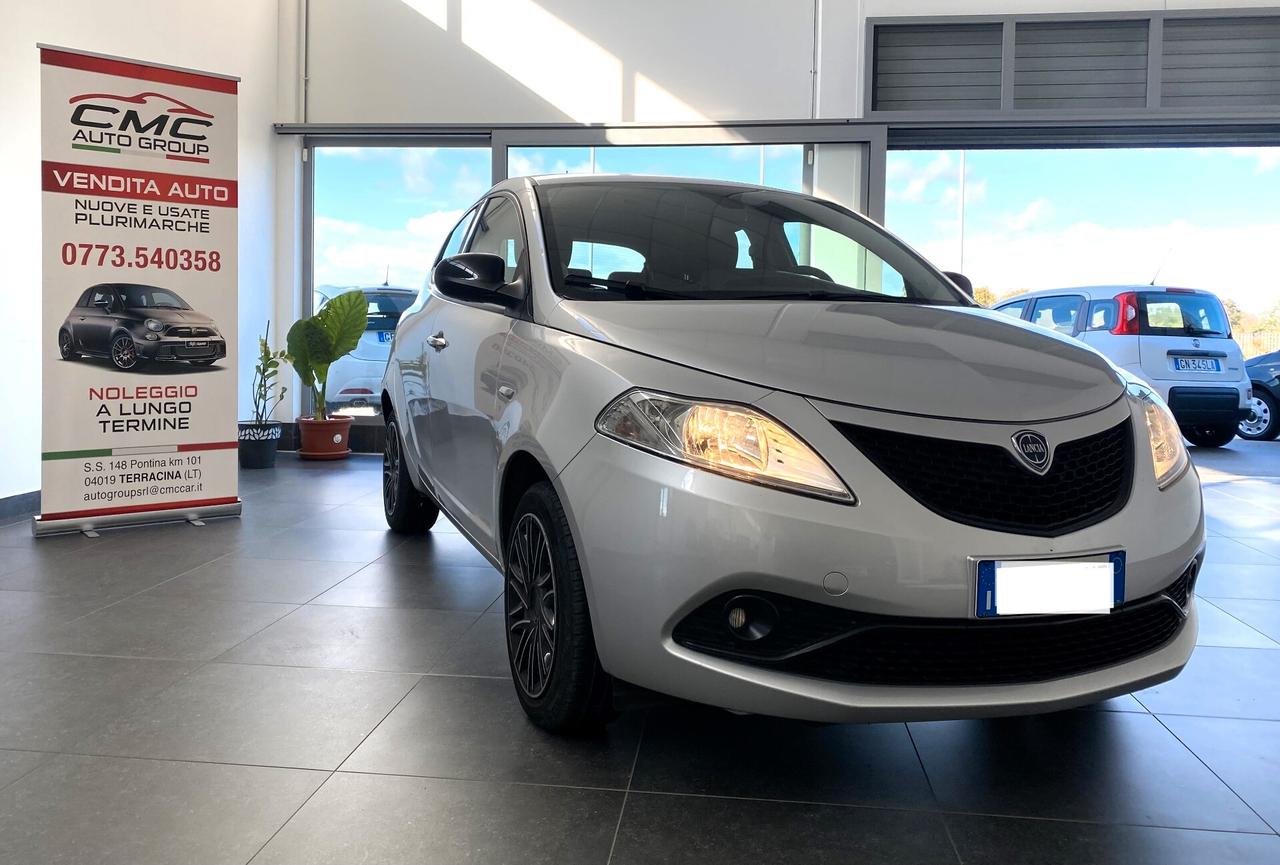 Lancia Ypsilon 1.0 FireFly 5 porte S&S Hybrid Ecochic Gold