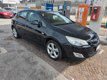 Opel Astra 1.4 100CV 5 porte GPL con 236.000km Neopatentati ok