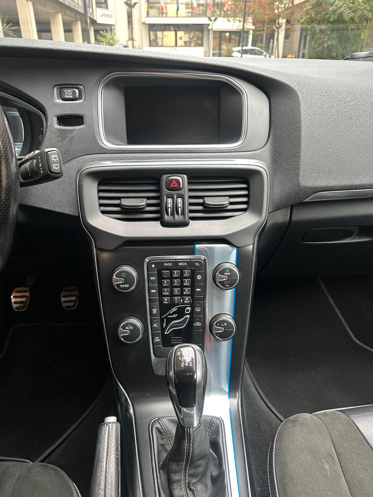 Volvo V40 D2 1.6 R-design Kinetic