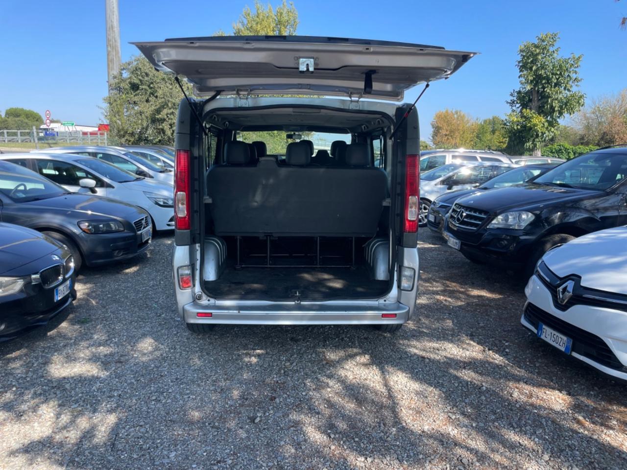 Renault Trafic T27 2.0 dCi/115 PC-TN Passenger 9 POSTI