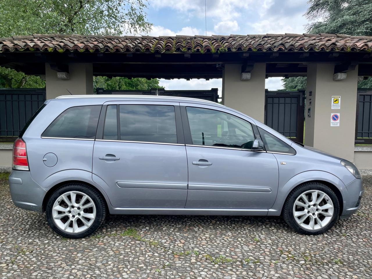 Opel Zafira 1.9 CDTI 120CV Cosmo *7 POSTI*