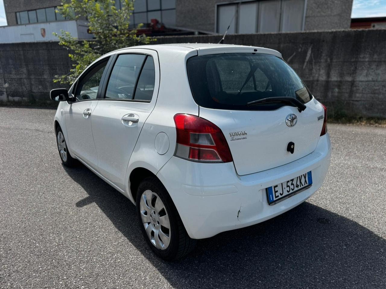 Toyota Yaris 1.0 5 porte Sol