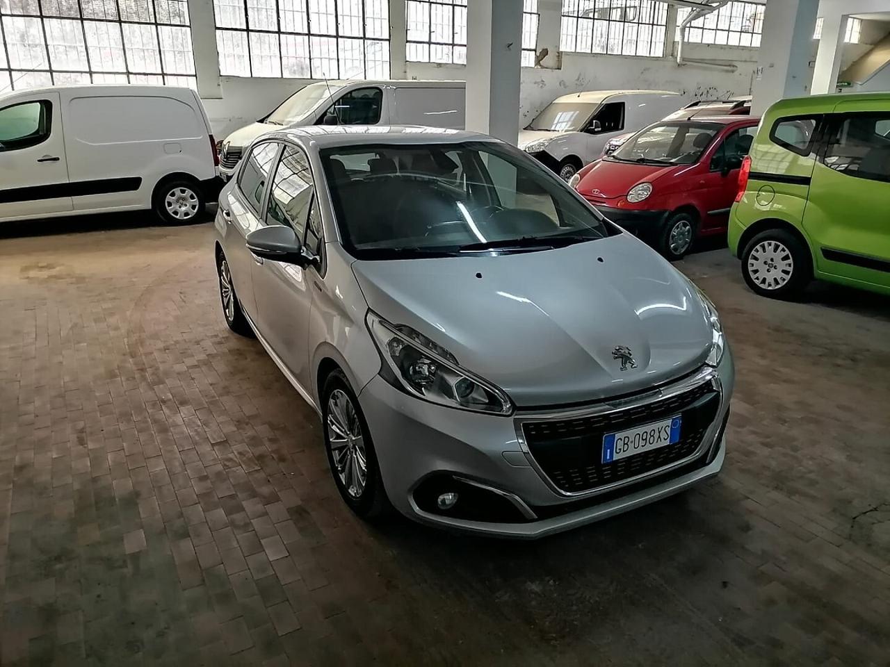 Peugeot 208 1.2 82cv 5P Allure Ok Neop.