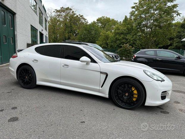 Porsche Panamera Turbo 4.8