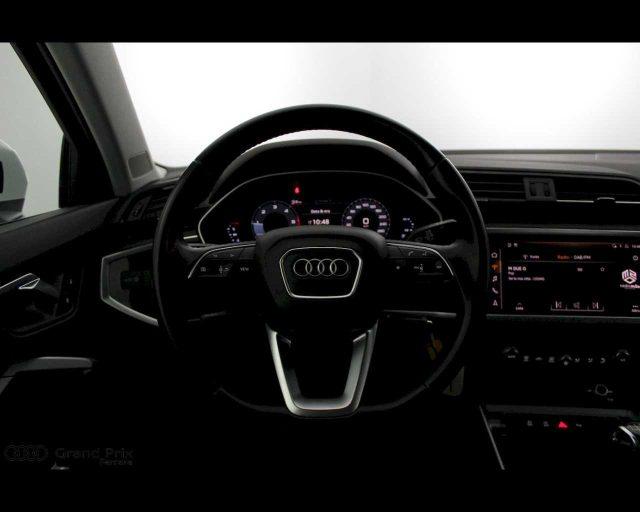 AUDI Q3 35 TDI quattro Business Advanced