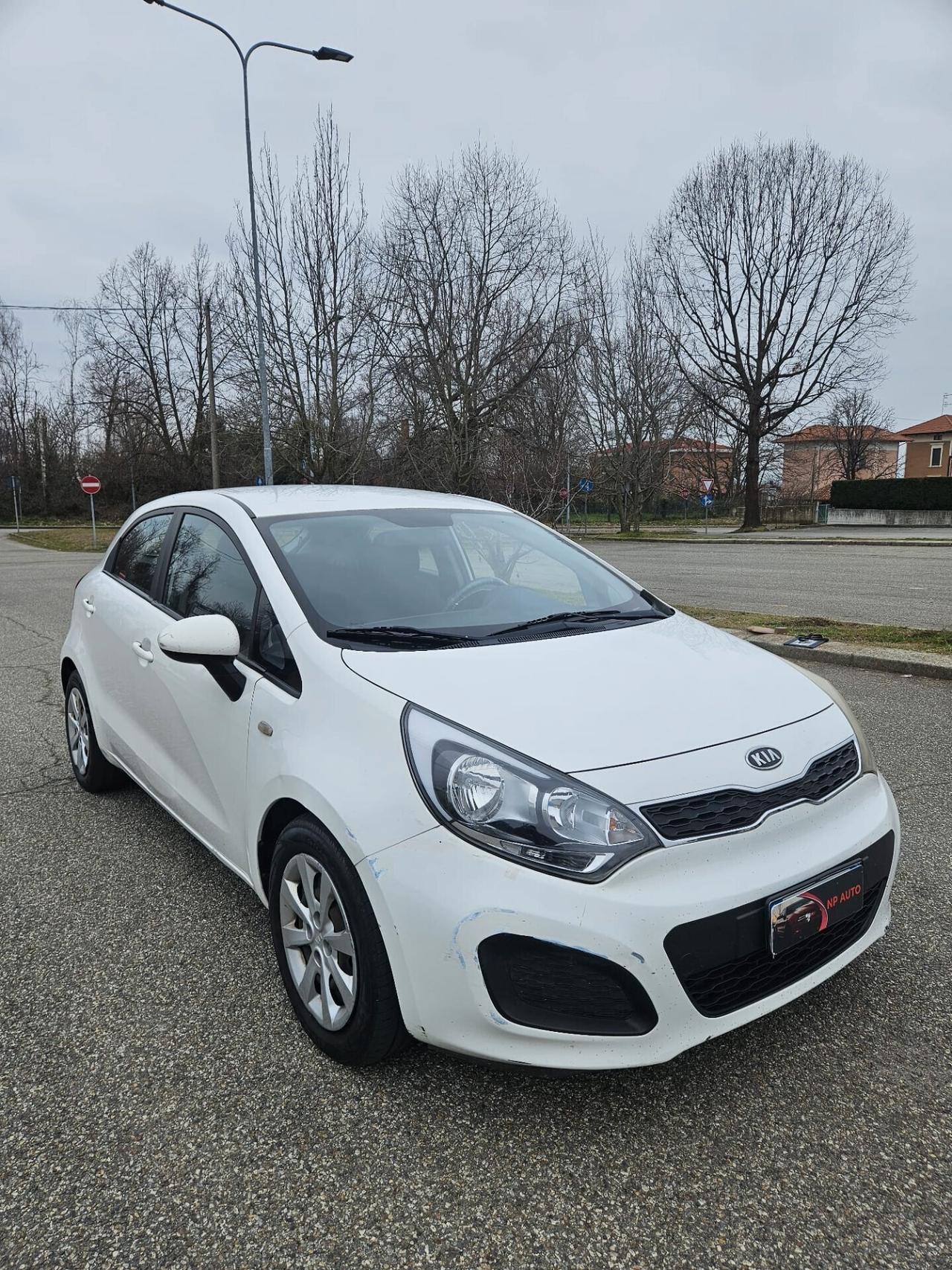 Kia Rio 1.4 CRDi NEOPATENTATI