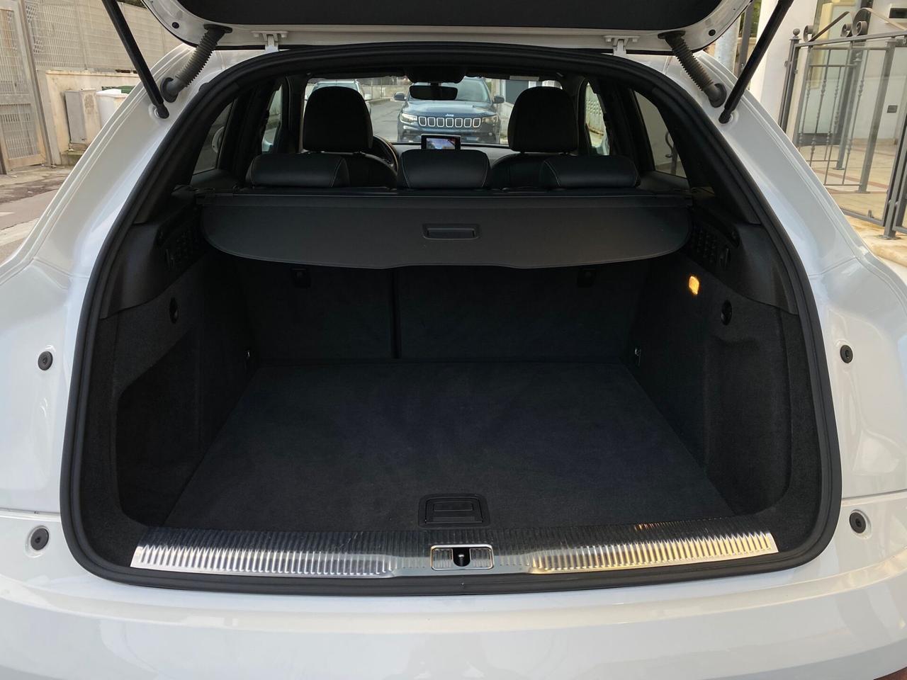 AUDI Q3 S-LINE 2.0 TDI NAVY LED Cam 2017