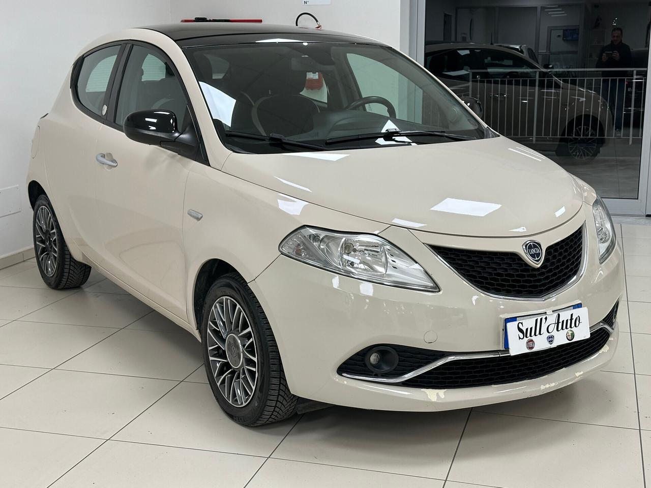 Lancia Ypsilon 1.2 69 CV 5P GPL Ecochic Gold 2017