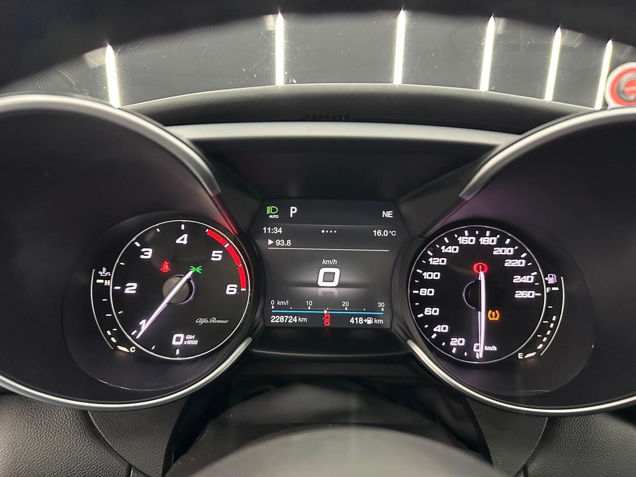 Alfa Romeo Giulia 2.2 Turbodiesel 210 CV AT8 AWD Q4 Veloce