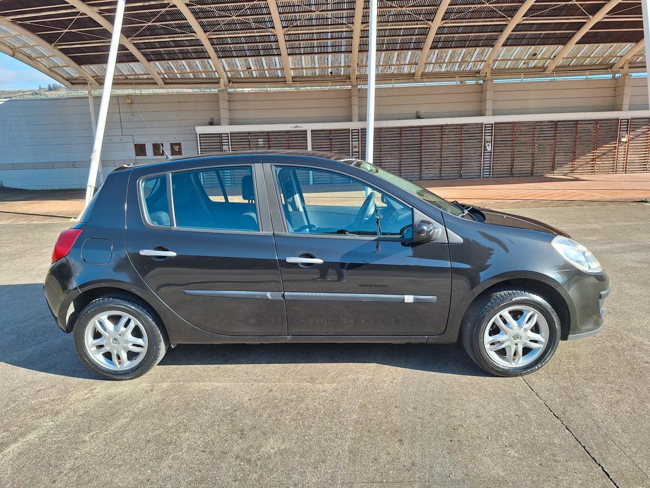 Renault Clio 1.2 16V 5 porte Dynamique