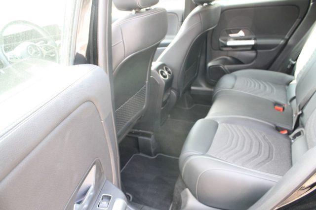 MERCEDES-BENZ GLA 180 Automatic Progressive Advanced